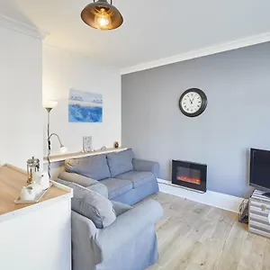 Host & - Nellie's Loft Apartment Scarborough